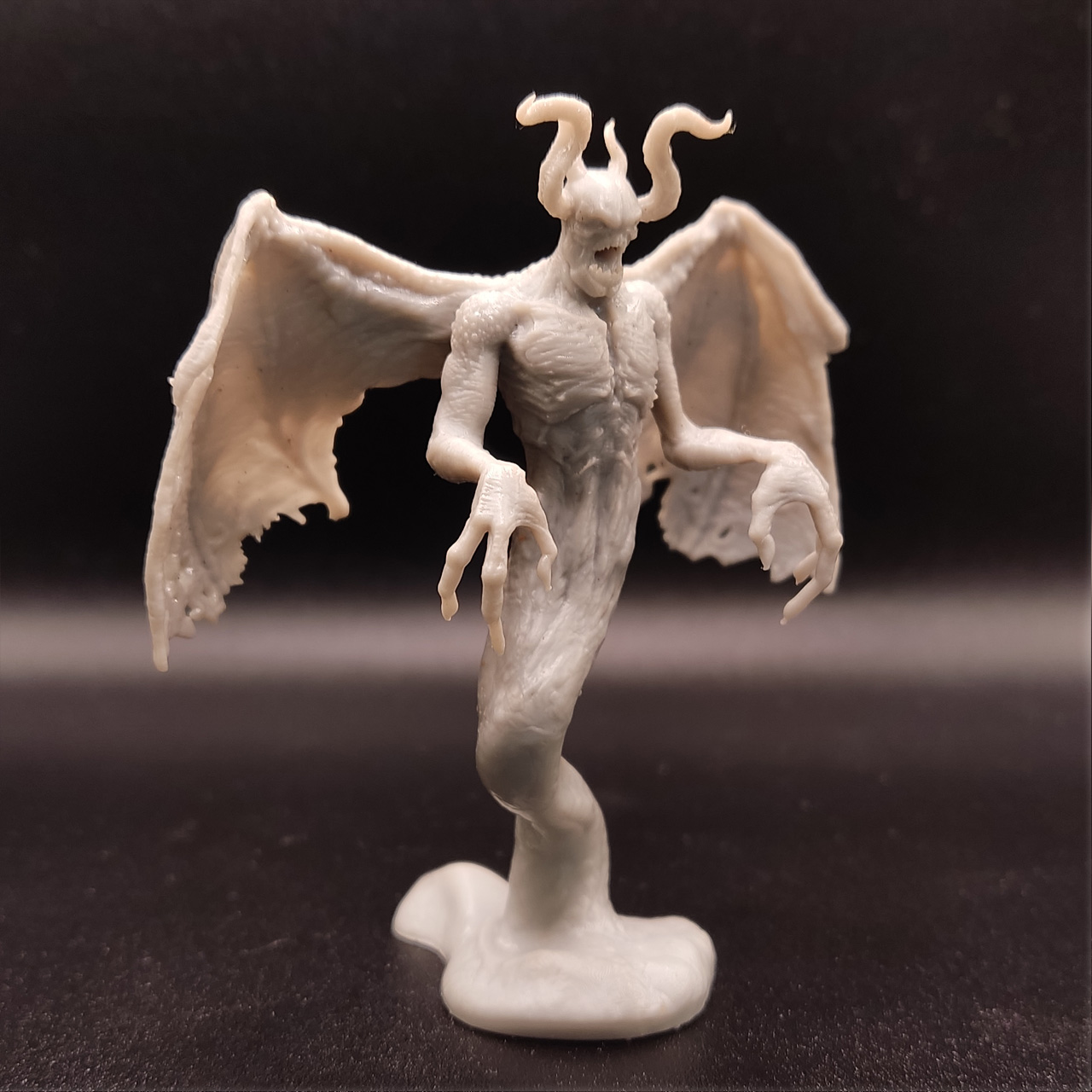 shadow_demon_gris_02